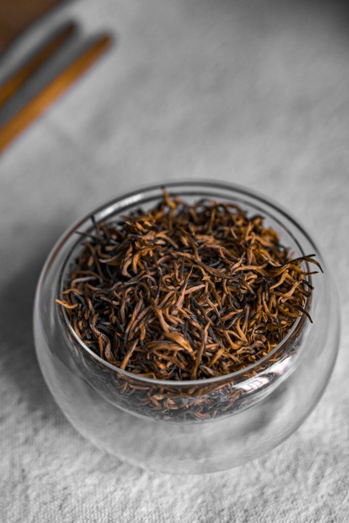 the dry leaves of golden monkey tea